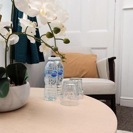 Cardiff City Guesthouse, Central Rooms, Fast Wi-Fi, On-Street Parking Dış mekan fotoğraf