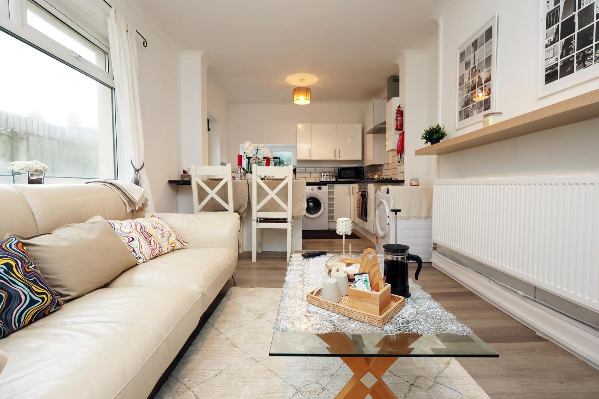 Cardiff City Guesthouse, Central Rooms, Fast Wi-Fi, On-Street Parking Dış mekan fotoğraf