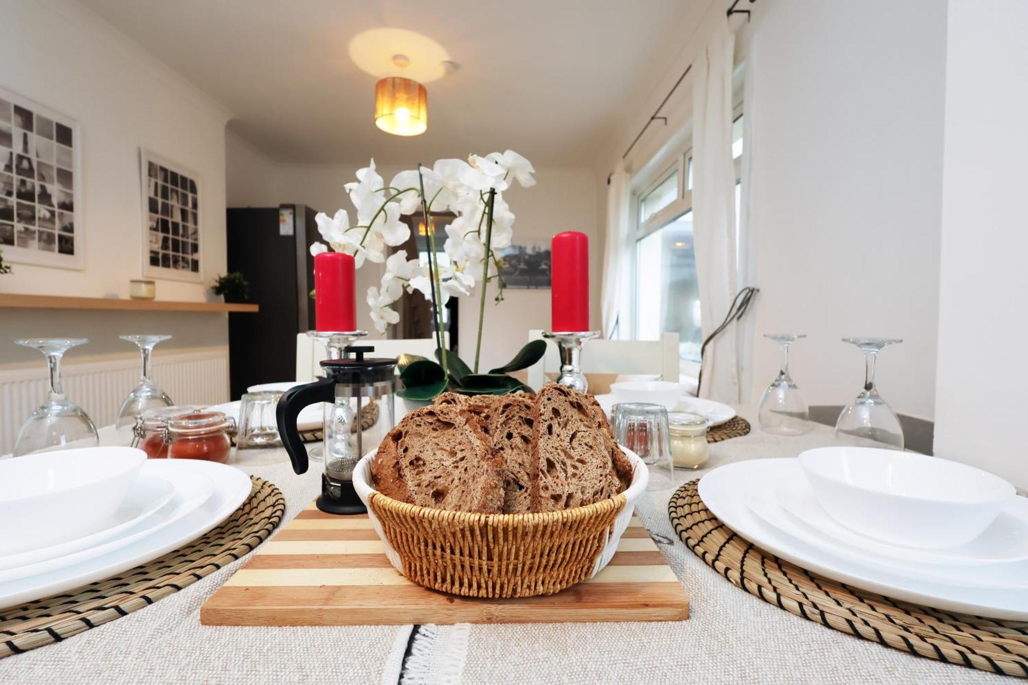 Cardiff City Guesthouse, Central Rooms, Fast Wi-Fi, On-Street Parking Dış mekan fotoğraf