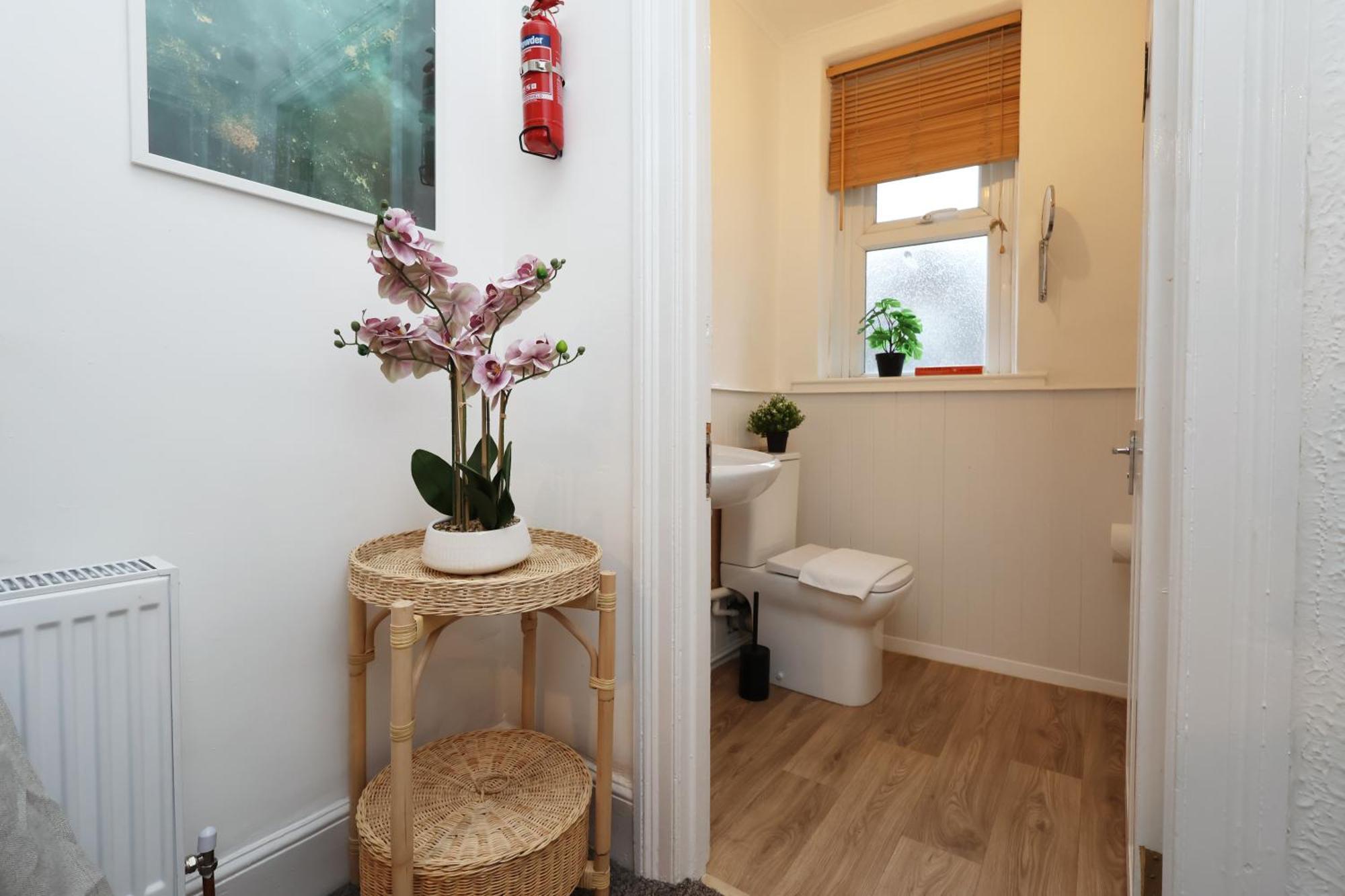 Cardiff City Guesthouse, Central Rooms, Fast Wi-Fi, On-Street Parking Dış mekan fotoğraf